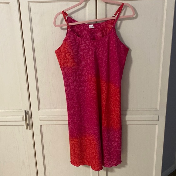 Creations Dresses & Skirts - This dress is so pretty with the pink and red pattern in extra large